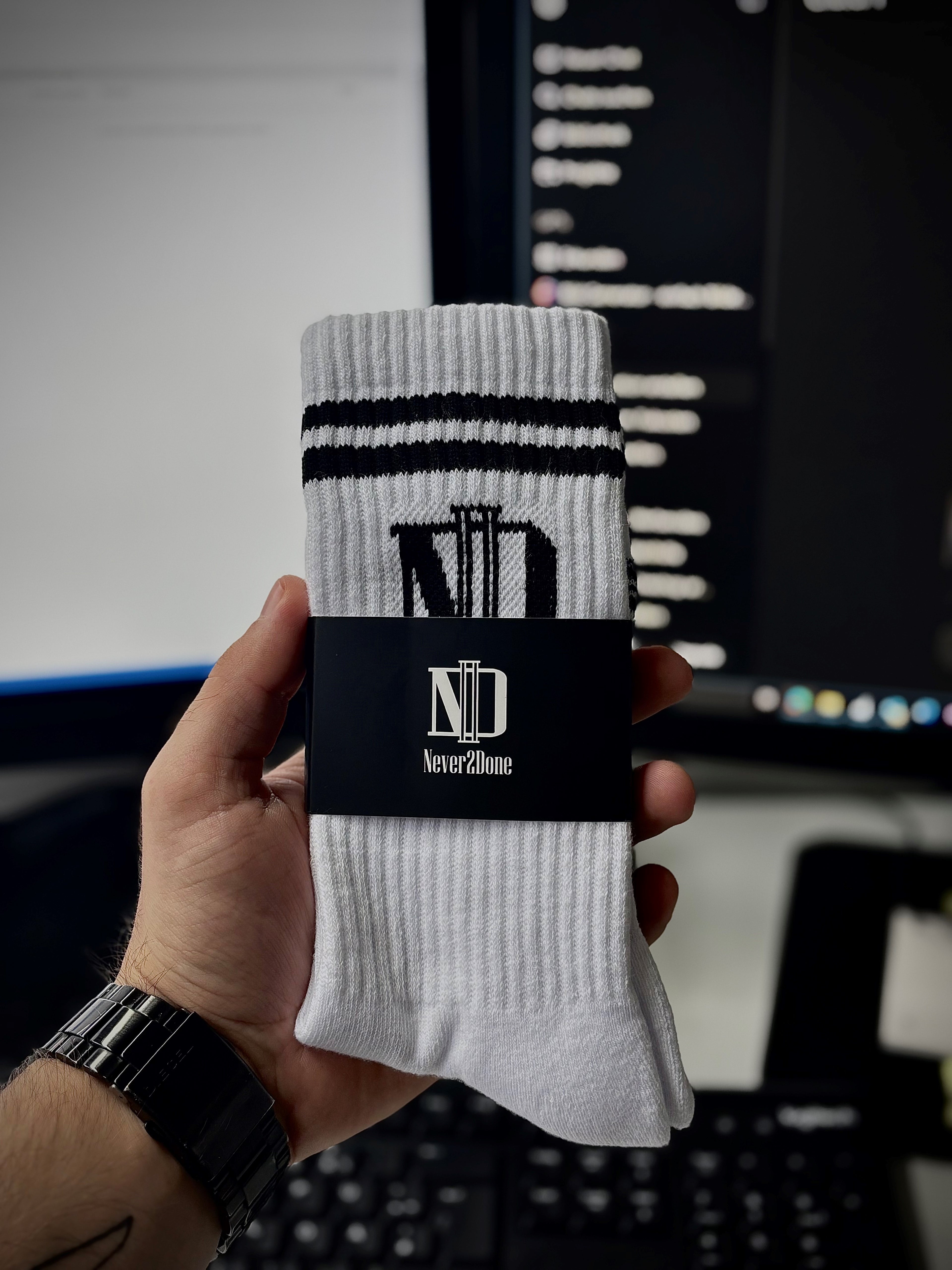 Never2Done Crew-Socken lang